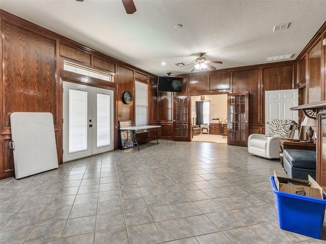 10121 Cottonwood Drive, Newalla, OK 74857