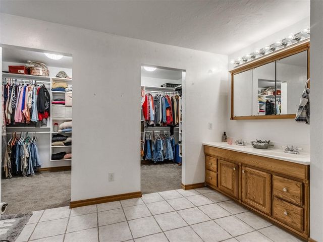 10121 Cottonwood Drive, Newalla, OK 74857