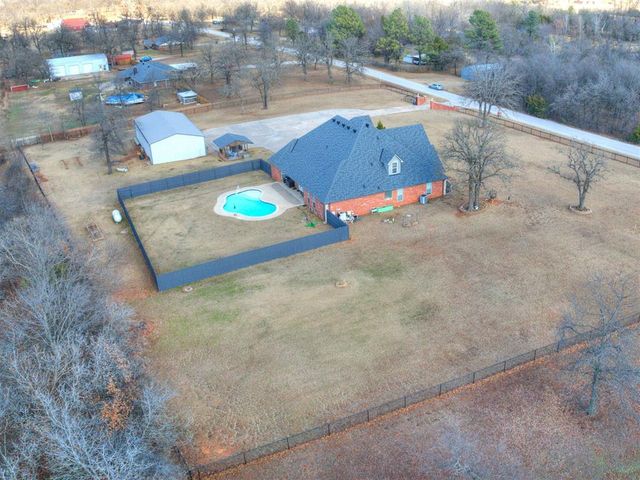 10121 Cottonwood Drive, Newalla, OK 74857