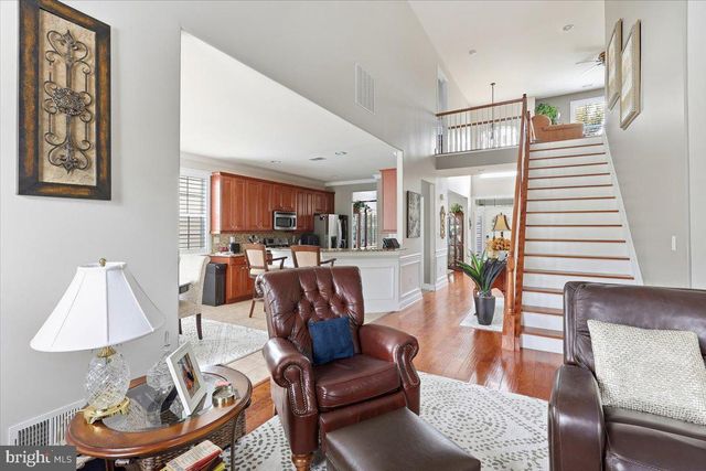 904 SWEET BRIAR CIR, Woodbury, NJ 08096