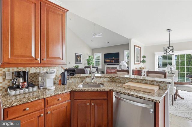 904 SWEET BRIAR CIR, Woodbury, NJ 08096