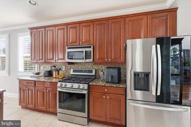 904 SWEET BRIAR CIR, Woodbury, NJ 08096