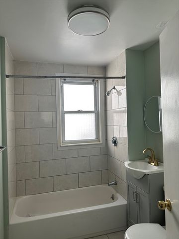 91 Marion 2, Somerville, MA 02143