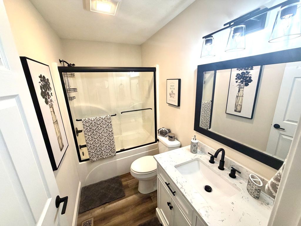 Image 12 of property listing at 312 Randolph Drive, Centralia, IL 62801