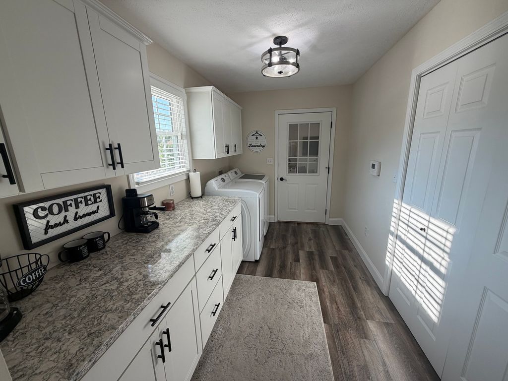 Image 15 of property listing at 312 Randolph Drive, Centralia, IL 62801