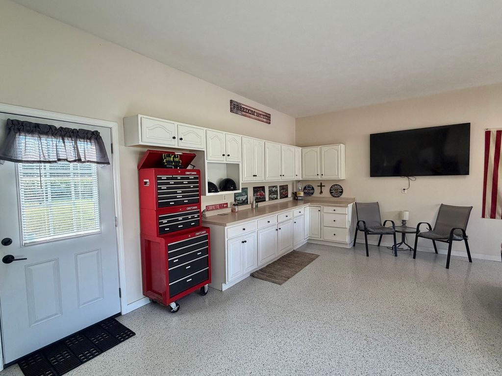 Image 16 of property listing at 312 Randolph Drive, Centralia, IL 62801
