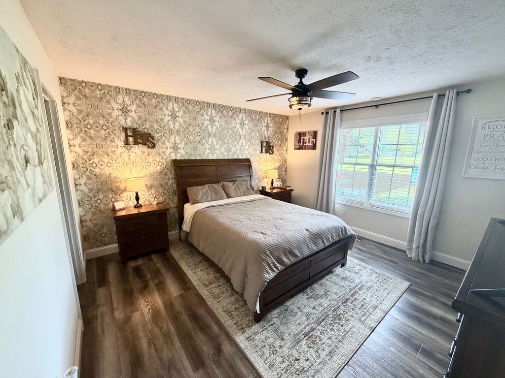 Image 10 of property listing at 312 Randolph Drive, Centralia, IL 62801