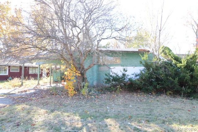 1741 Carmanbrook Parkway, Flint, MI 48507