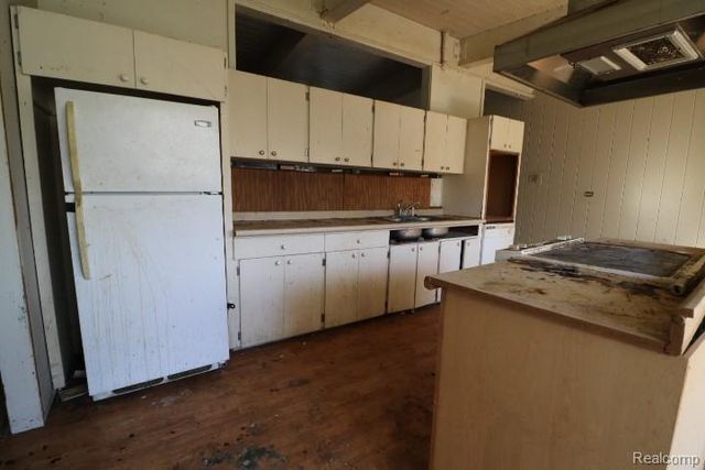 1741 Carmanbrook Parkway, Flint, MI 48507