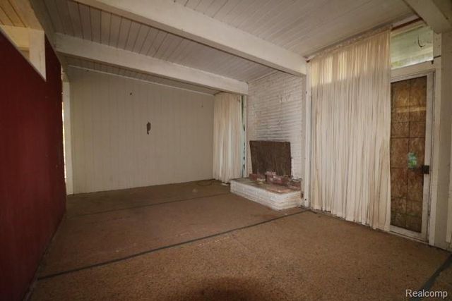 1741 Carmanbrook Parkway, Flint, MI 48507