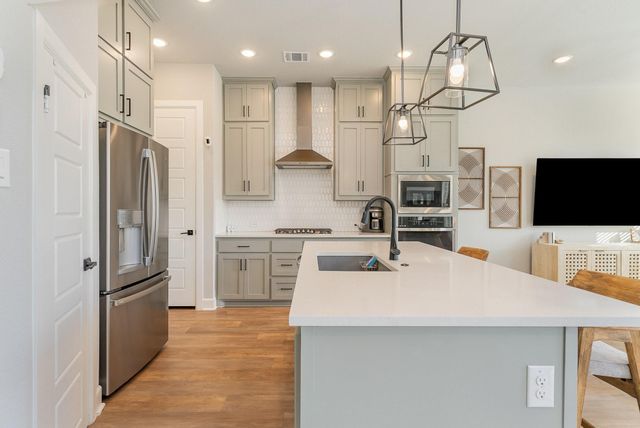 7104 Amber Grove Court, Dallas, TX 75231