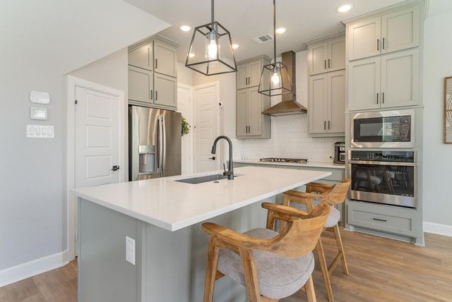 7104 Amber Grove Court, Dallas, TX 75231