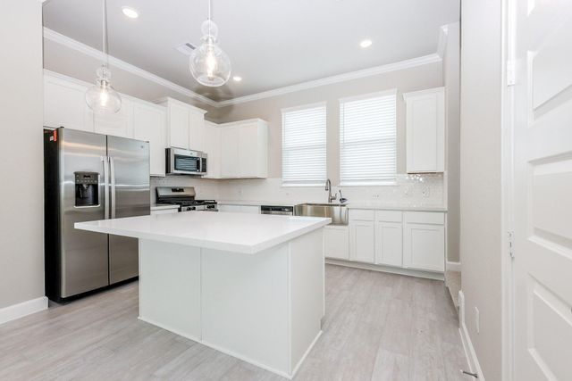 3018 Tres Olive Dr, Houston, TX 77047