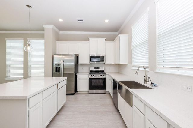 3018 Tres Olive Dr, Houston, TX 77047