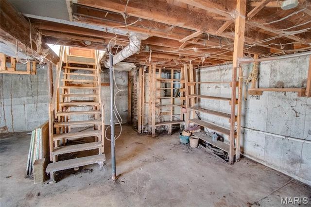 6421 Sunset Drive, Godfrey, IL 62035