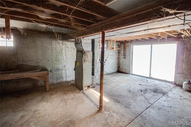 6421 Sunset Drive, Godfrey, IL 62035