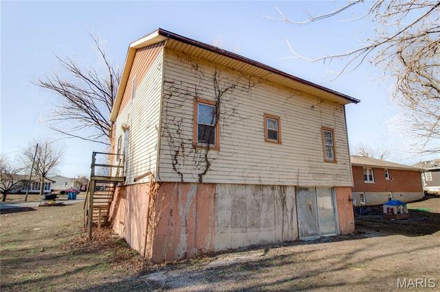 6421 Sunset Drive, Godfrey, IL 62035