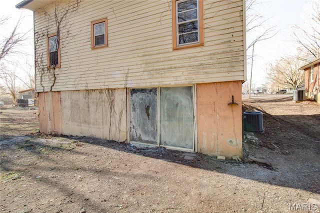 6421 Sunset Drive, Godfrey, IL 62035