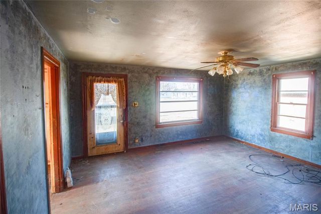 6421 Sunset Drive, Godfrey, IL 62035