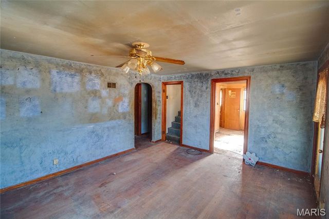 6421 Sunset Drive, Godfrey, IL 62035