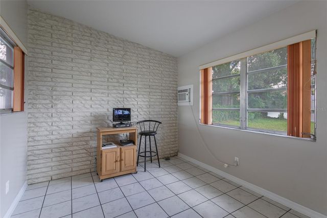 6518 WALTON WAY, Tampa, FL 33610