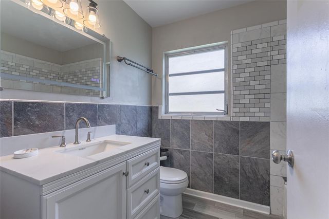 6518 WALTON WAY, Tampa, FL 33610