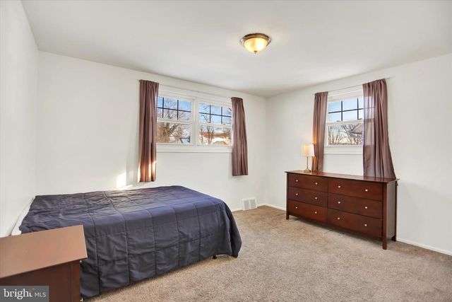 120 OAK HILL DR, Middletown, PA 17057