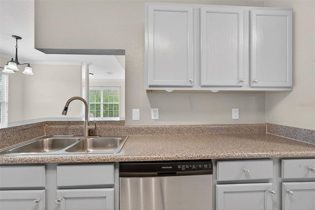 7800 POINT MEADOWS DRIVE 1338, Jacksonville, FL 32256