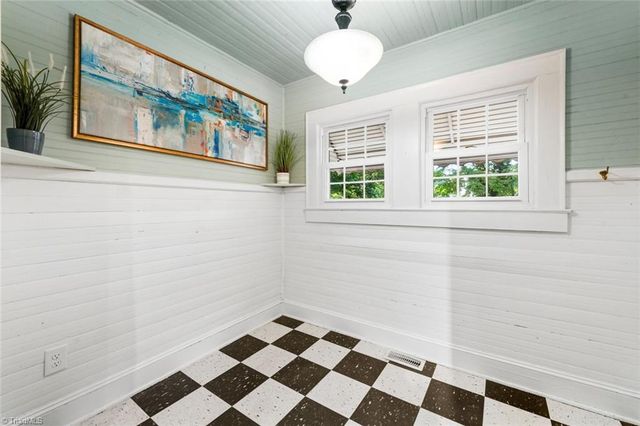 125 Tarpley Street, Burlington, NC 27215