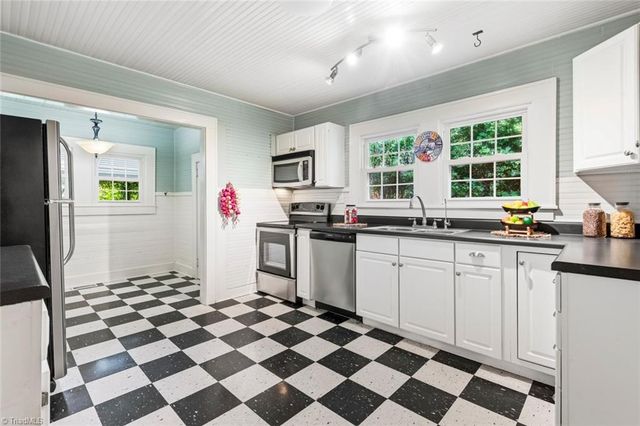 125 Tarpley Street, Burlington, NC 27215