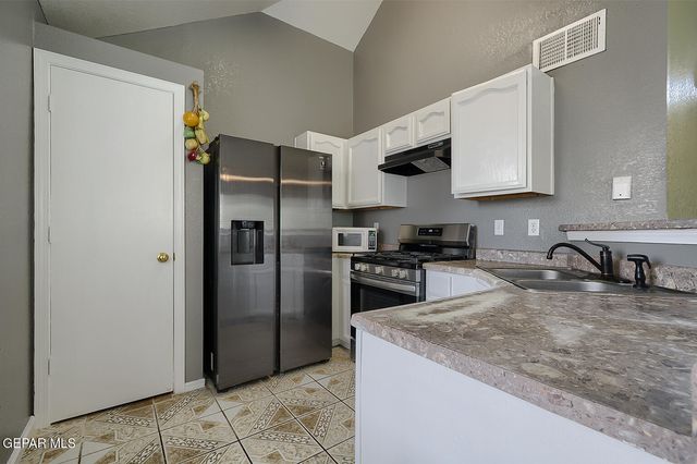 12321 TIERRA LAGUNA Drive, El Paso, TX 79938