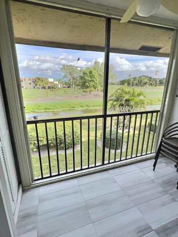 4682 E Lucerne Lakes Blvd Boulevard E 202, Lake Worth, FL 33467