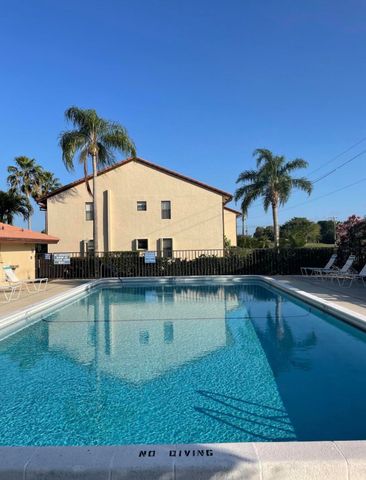 4682 E Lucerne Lakes Blvd Boulevard E 202, Lake Worth, FL 33467