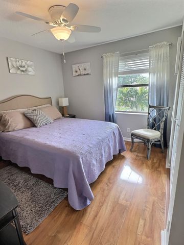 4682 E Lucerne Lakes Blvd Boulevard E 202, Lake Worth, FL 33467