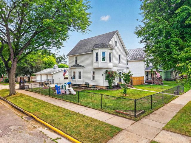 432 6th Street, Baraboo, WI 53913