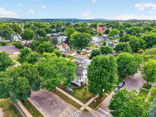 432 6th Street, Baraboo, WI 53913