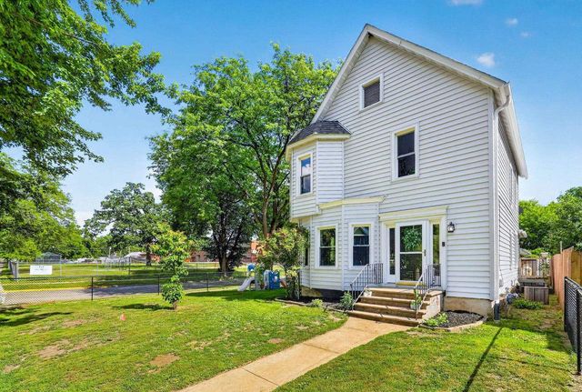 432 6th Street, Baraboo, WI 53913