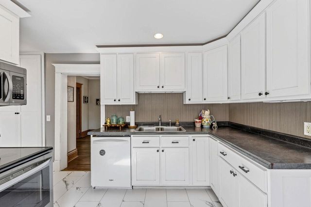 432 6th Street, Baraboo, WI 53913