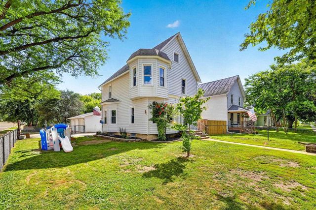 432 6th Street, Baraboo, WI 53913