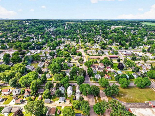 432 6th Street, Baraboo, WI 53913