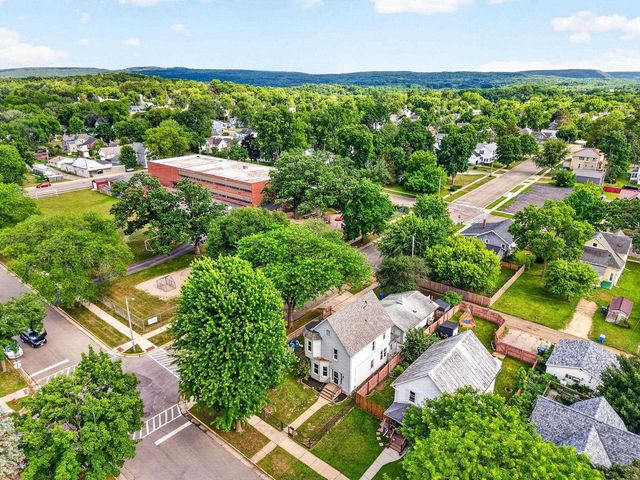 432 6th Street, Baraboo, WI 53913