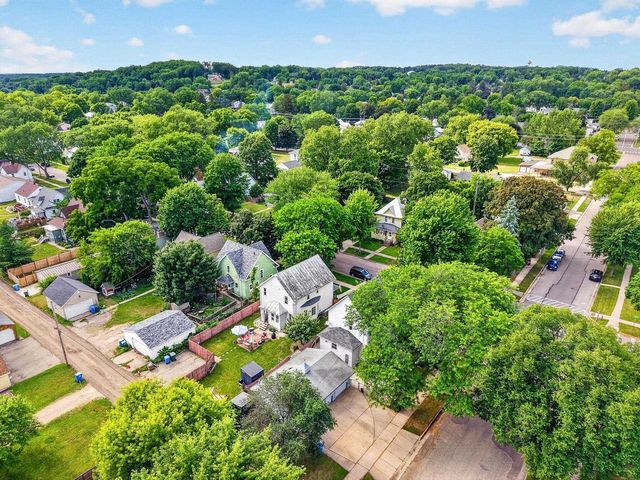 432 6th Street, Baraboo, WI 53913