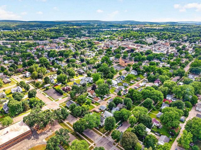 432 6th Street, Baraboo, WI 53913