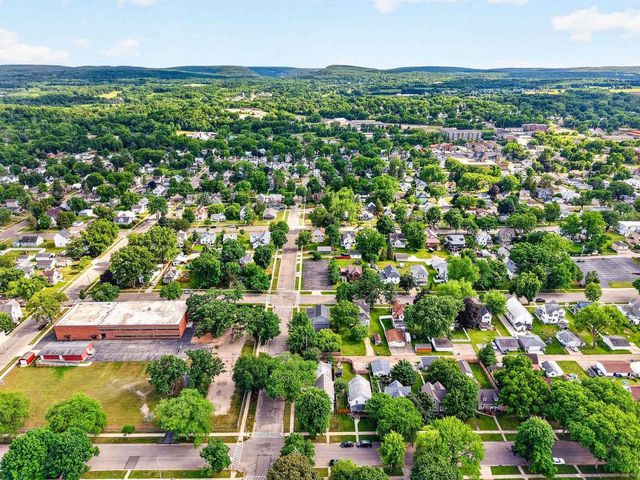 432 6th Street, Baraboo, WI 53913
