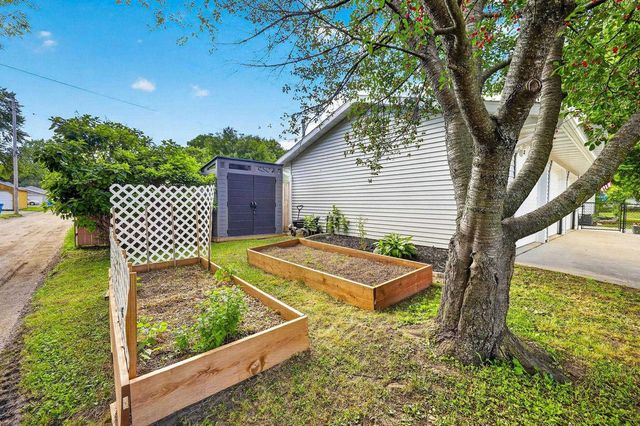432 6th Street, Baraboo, WI 53913