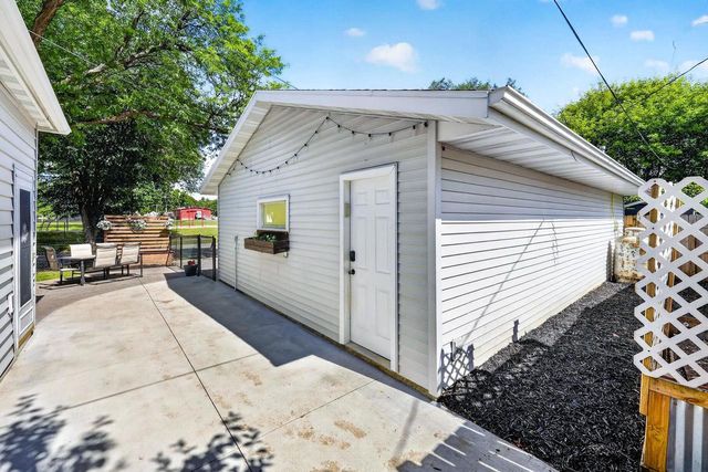432 6th Street, Baraboo, WI 53913