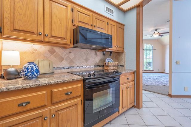 1201 Castle Creek Street, Shawnee, OK 74804