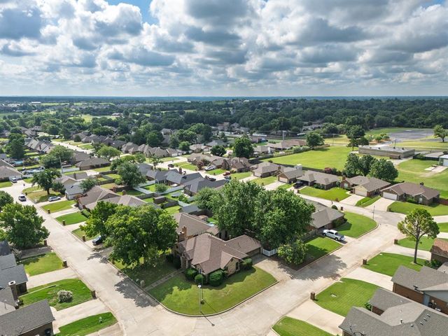 1201 Castle Creek Street, Shawnee, OK 74804