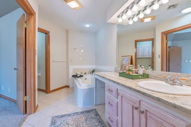 1201 Castle Creek Street, Shawnee, OK 74804