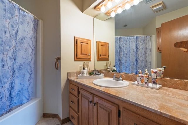 1201 Castle Creek Street, Shawnee, OK 74804
